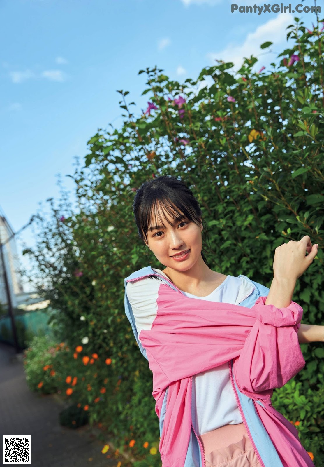 Haruka Kaki 賀喜遥香, Platinum Flash 2021 Vol.17 P2 No.6d8342 Image No.21